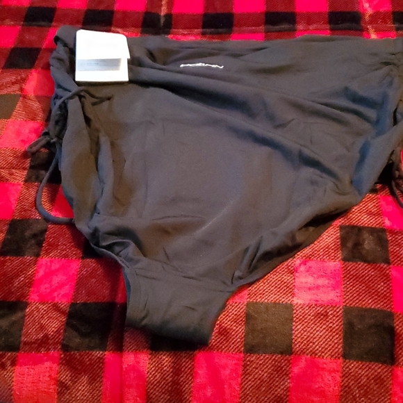 Nwt high waisted black swim bottoms - Picture 4 of 9